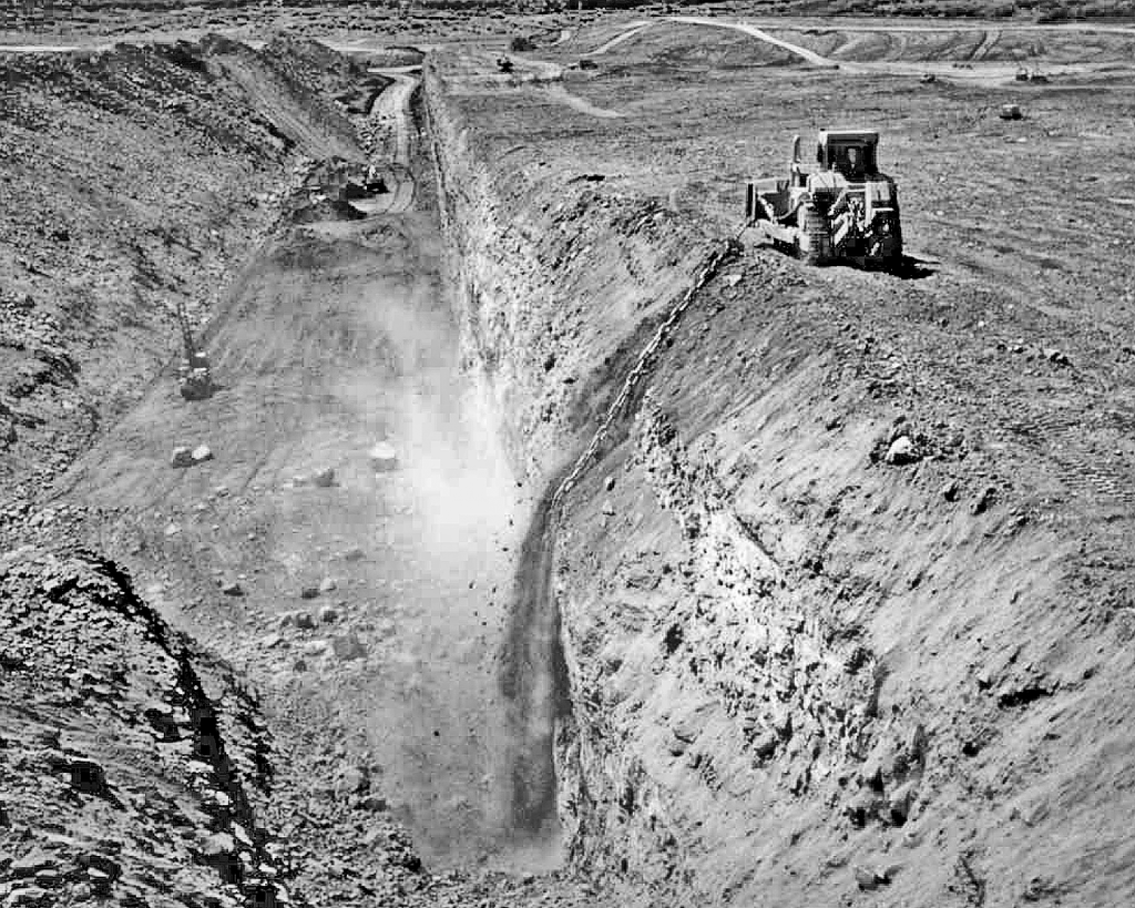 Edna Mine Pictures, Kolor, 8x10, adj b&w, D12
